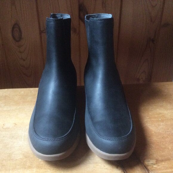 Forsake Sofia Chelsea Classic Black Leather Waterproof Boots New in Box 9.5 - Picture 2 of 10